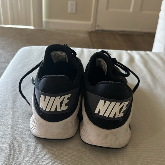 Nike Metcons - Picture 3 of 3